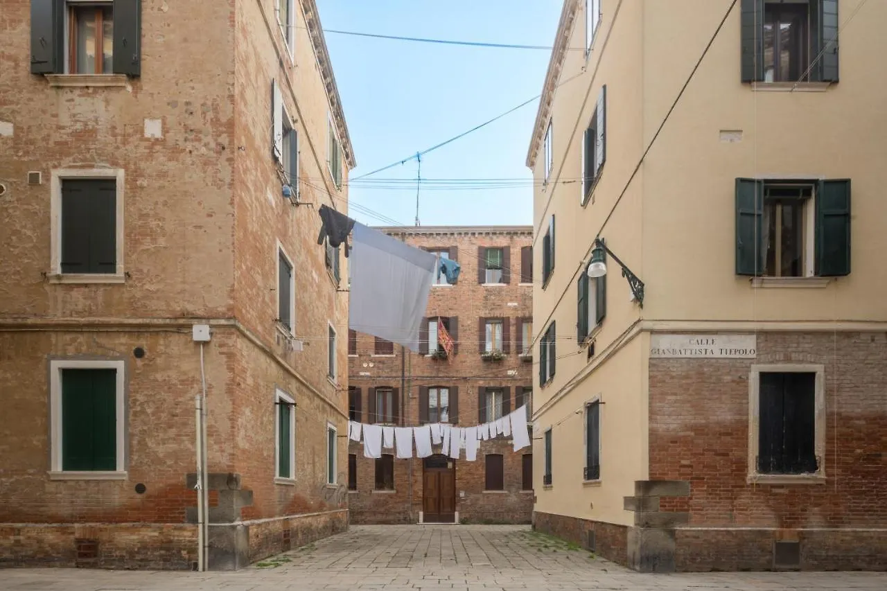 Tiepolo Apartment In The Biennale District R&R Venice Italy